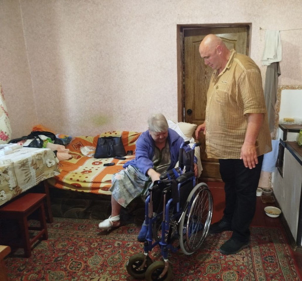 Жительнице пгт Лазурное оказали адресную помощь. Жительнице пгт Лазурное оказали адресную помощь.